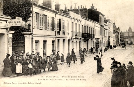Bordeaux - Lycée-de-Jeunes-Filles - rue de la Croix-Blanche photo