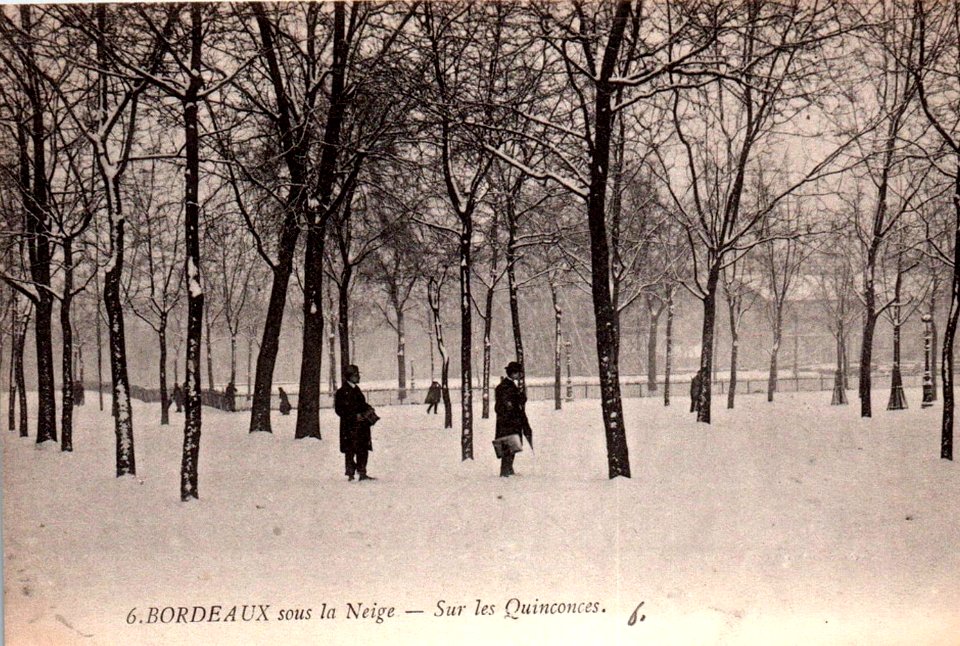 Bordeaux - Place des Quinconces sous la neige
