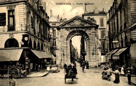 Bordeaux - Porte Dijeaux 4