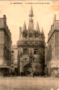 Bordeaux - Porte du Palais 10