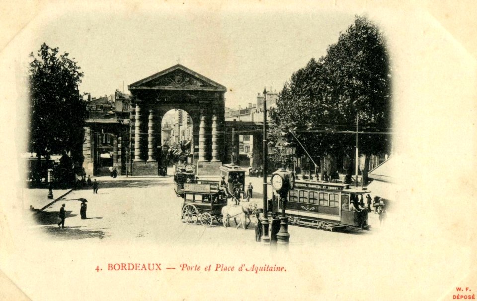 Bordeaux - Porte et place d'Aquitaine