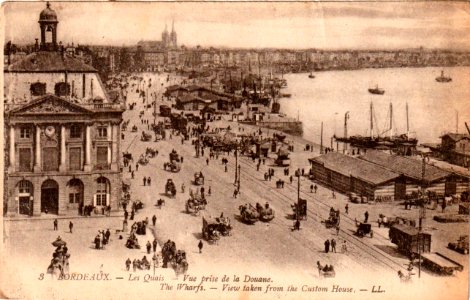 Bordeaux - Quais prise de l'Hôtel des Douanes 2