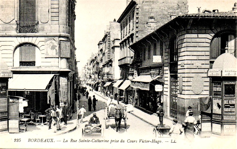 Bordeaux - rue Sainte-Catherine prise du cours Victor-Hugo (LL)