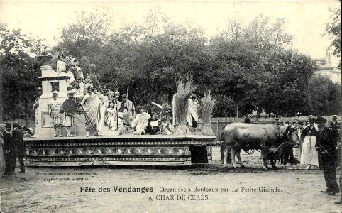 Bordeaux fête-des-vendanges 49 Char de Cerès a