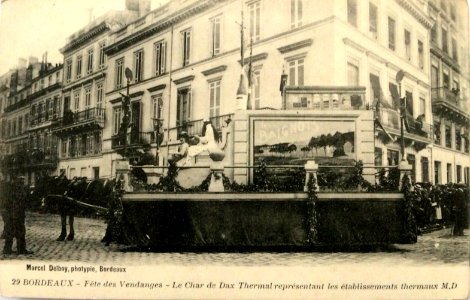 Bordeaux fête-des-vendanges Char de Dax c