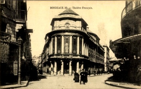 Bordeaux le cours de l'Intendance et le théâtre Français