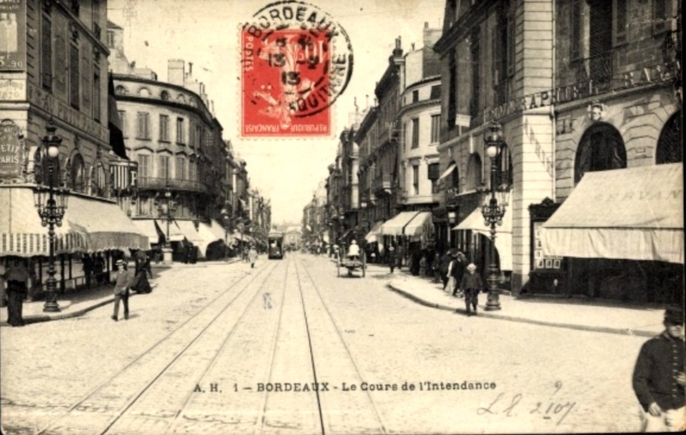 Bordeaux place de la comedie 25