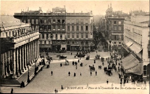 Bordeaux place de la comedie 6