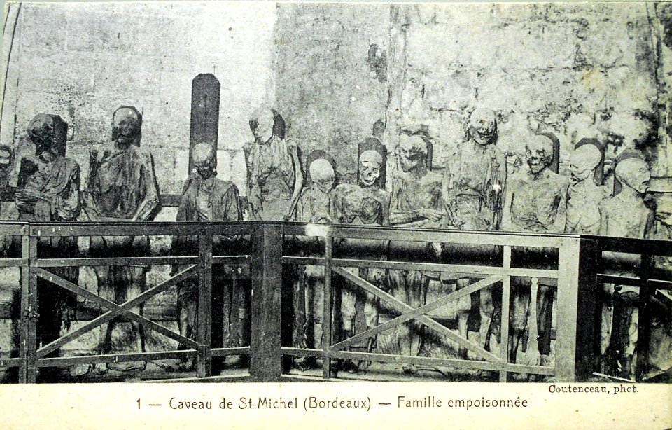 Bordeaux Saint-Michel un groupe de momies 1a