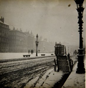 Bordeaux, Allées de Tourny sous la neige vers 1910. b