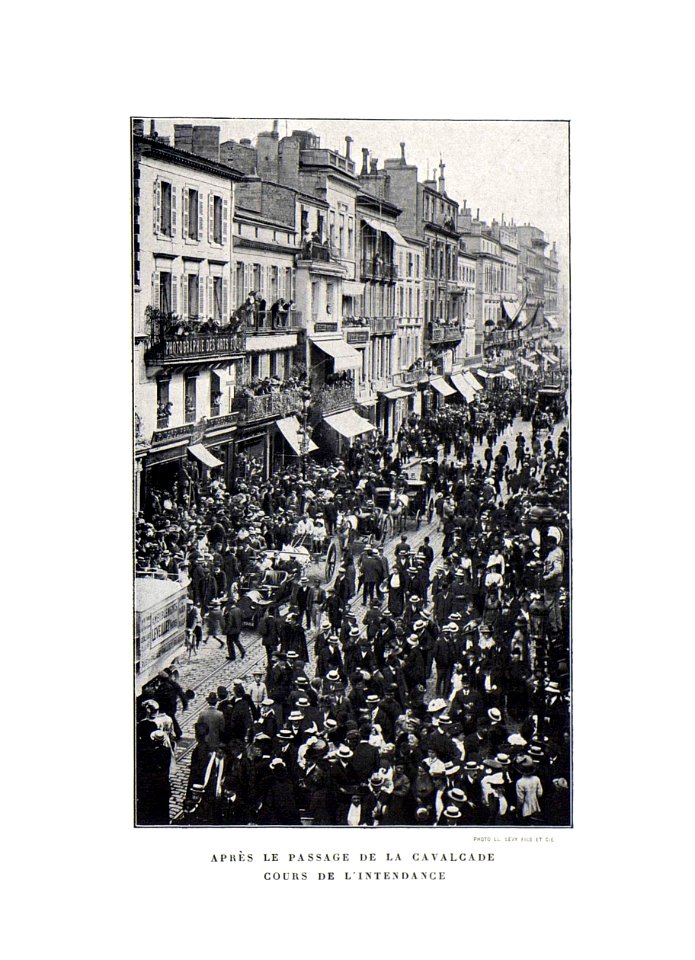 Bordeaux fête-des-vendanges Defilé de la cavalcade c