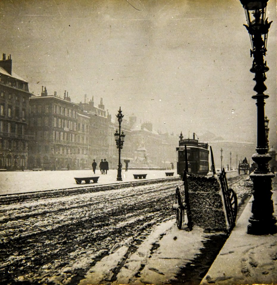 Bordeaux, Allées de Tourny sous la neige vers 1910. c