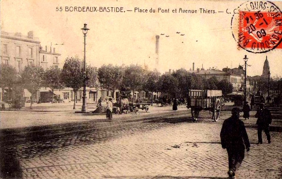 Bordeaux-Bastide - place du pont (C.C.)