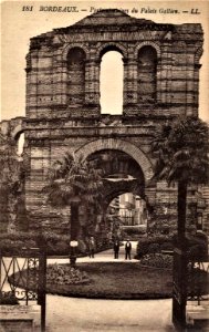 Bordeaux-les-ruines-du-Palais-Gallien 3