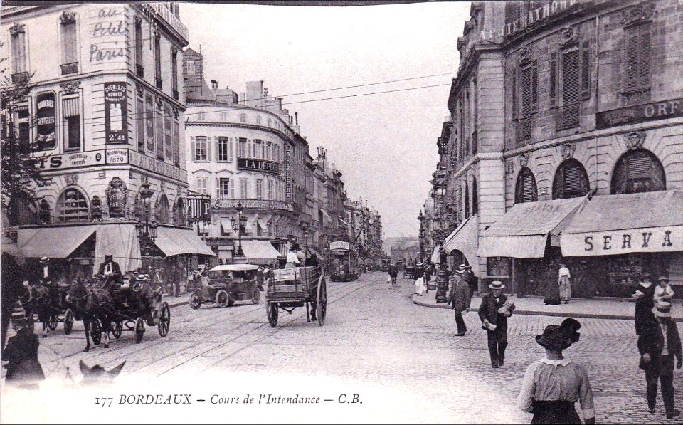 Bordeaux place de la comedie 16