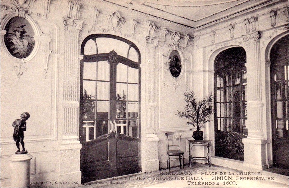 Bordeaux place de la comedie Hôtel des 4 soeurs