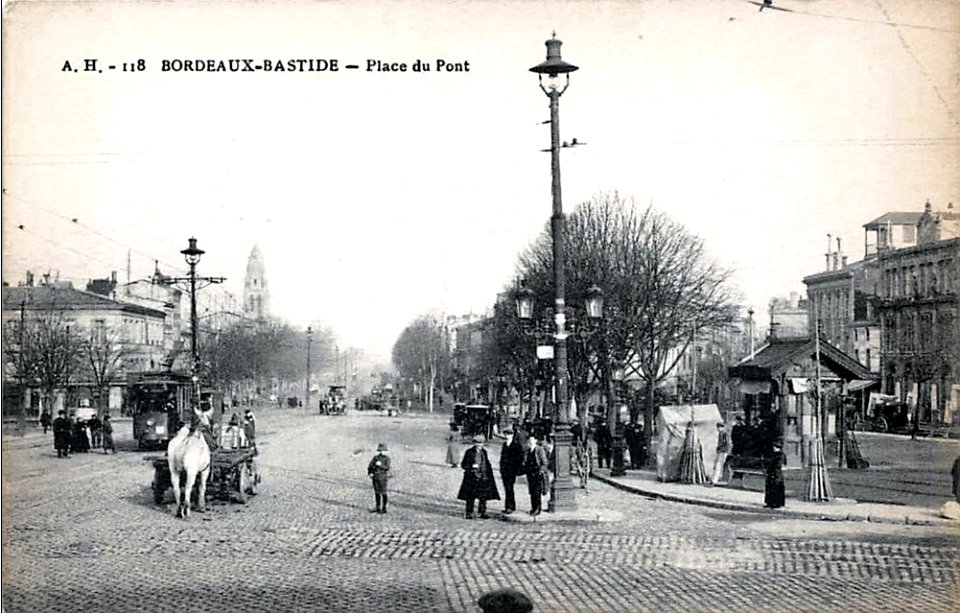 Bordeaux-Bastide - place du pont (A. Huc)