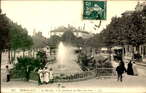 Bordeaux-Bastide - place du pont bb (L.L.)