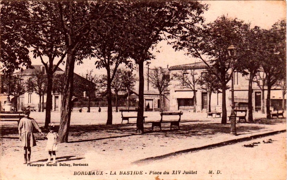 Bordeaux-Bastide - Place du XIV juillet (Delboy)