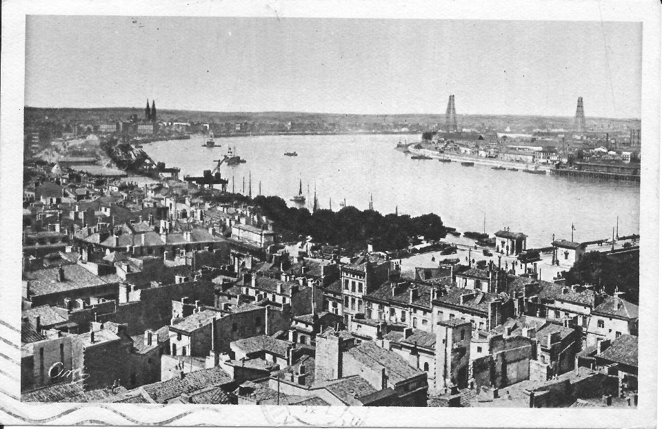Bordeaux-Vue Générale sur la Garonne et le Pont Transbordeur vers 1930