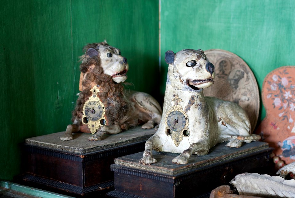Bordsur iform av liggande tiger och lejon - Skoklosters slott - 94991