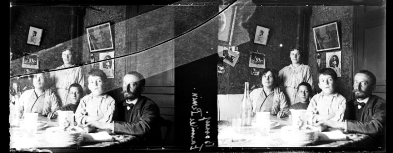 Bossey. Famille Perrin - Fonds Berthelé - 49Fi1036