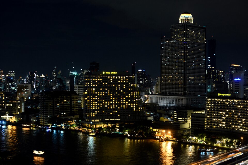 Dark night sky