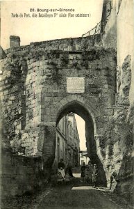 Bourg - Porte du port 1