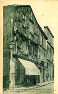 Bourg - rue Valentin-Bernard 1