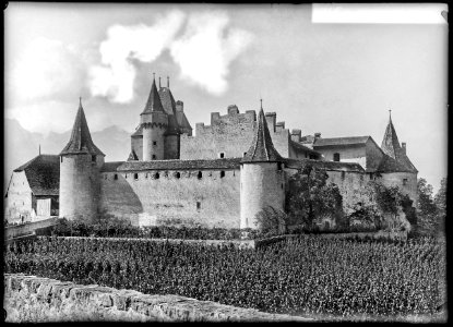 CH-NB - Aigle, Château, vue partielle - Collection Max van Berchem - EAD-7158