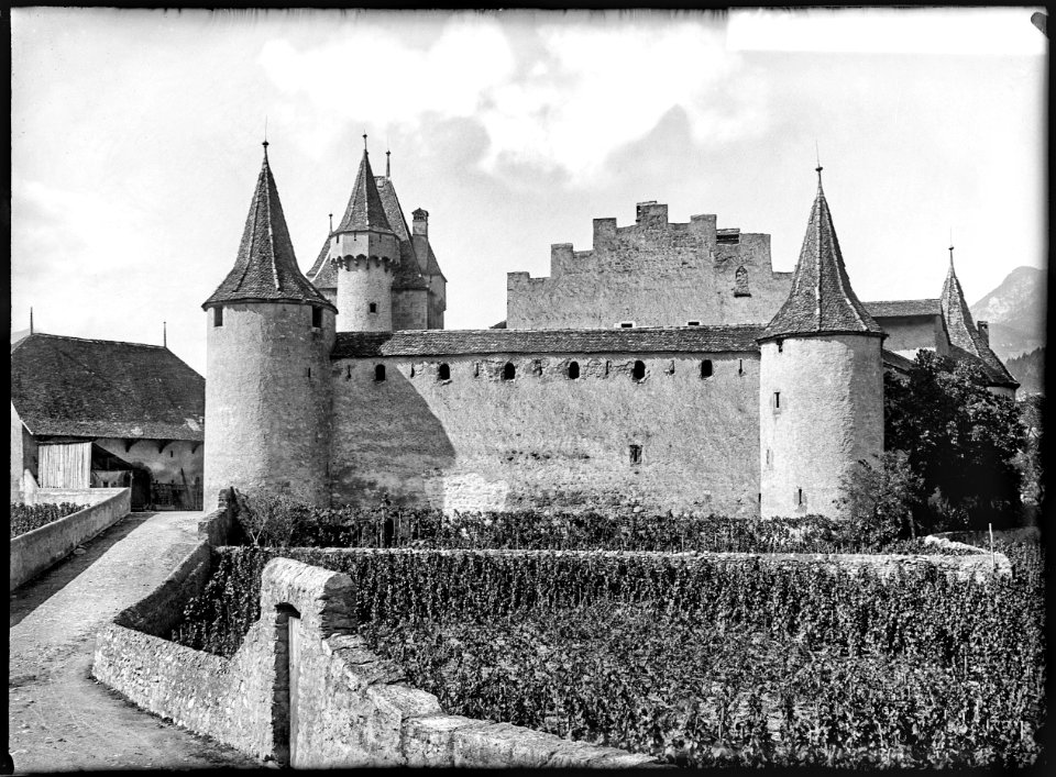 CH-NB - Aigle, Château, vue partielle - Collection Max van Berchem - EAD-7159