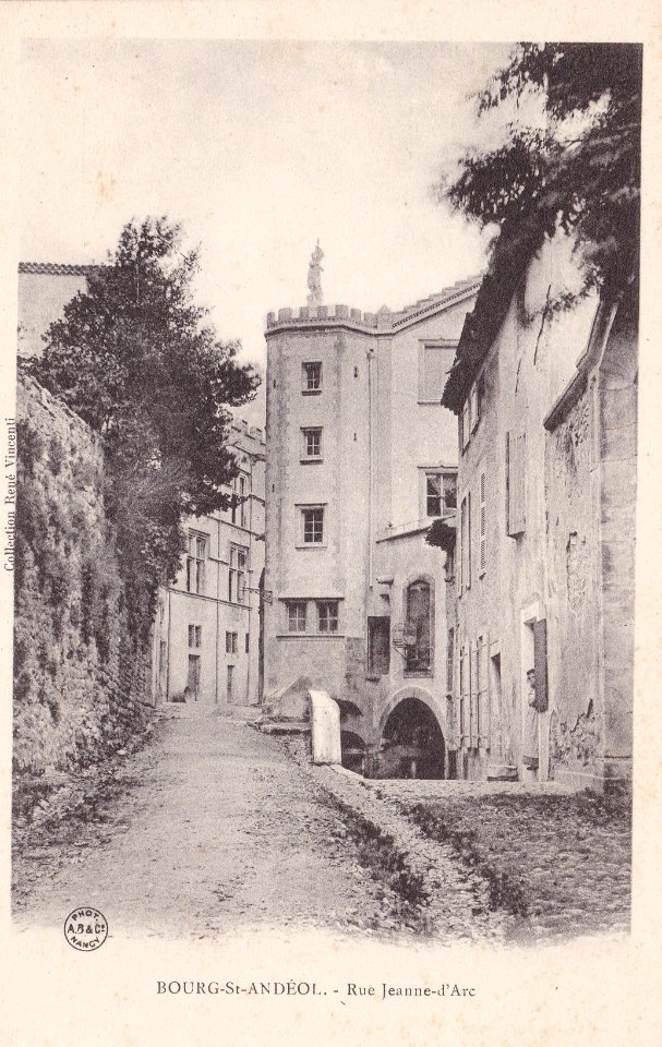Bourg-Saint-Andéol - Rue Jeanne-d'Arc (CP Vincenti)
