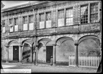 CH-NB - Aubonne, Château, Arcade, vue partielle - Collection Max van Berchem - EAD-7191