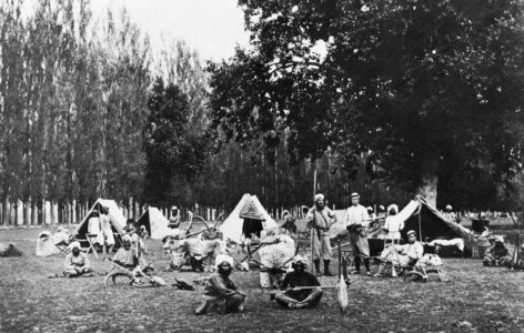 Bourne, Samuel - Ein Jagdlager mit verschiedenen Trophäen (Zeno Fotografie)