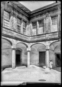 CH-NB - Aubonne, Château, Arcade, vue partielle - Collection Max van Berchem - EAD-7192
