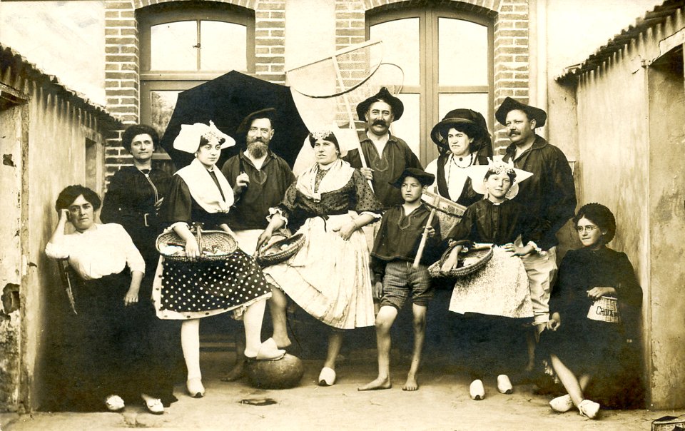 Boutain portrait famille pecheurs costume 02
