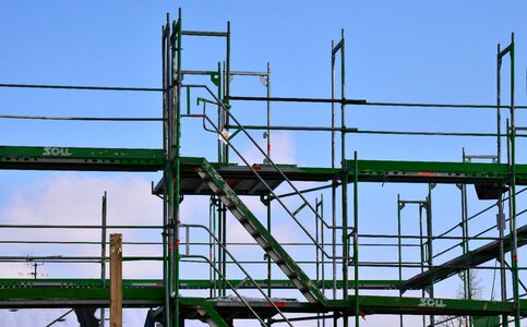 Sky housebuilding head