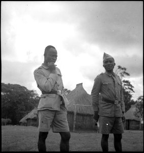CH-NB - Belgisch-Kongo, Adranga- Soldaten - Annemarie Schwarzenbach - SLA-Schwarzenbach-A-5-25-234