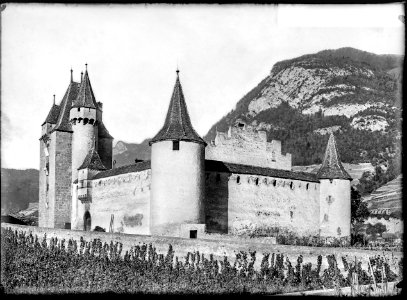 CH-NB - Aigle, Château, vue partielle - Collection Max van Berchem - EAD-7156
