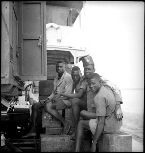 CH-NB - Belgisch-Kongo, Fluss Kongo- Soldaten - Annemarie Schwarzenbach - SLA-Schwarzenbach-A-5-25-240