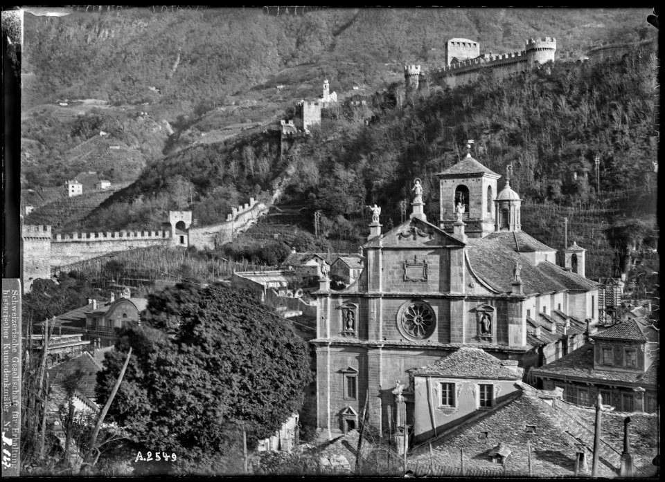 CH-NB - Bellinzona, Castello di Montebello, vue partielle - Collection Max van Berchem - EAD-7114