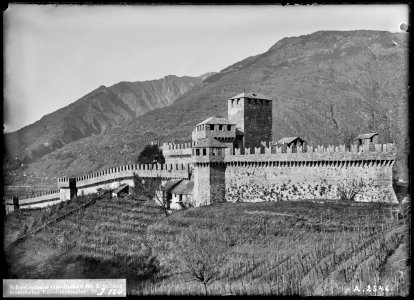 CH-NB - Bellinzona, Castello di Montebello, vue d'ensemble - Collection Max van Berchem - EAD-7111