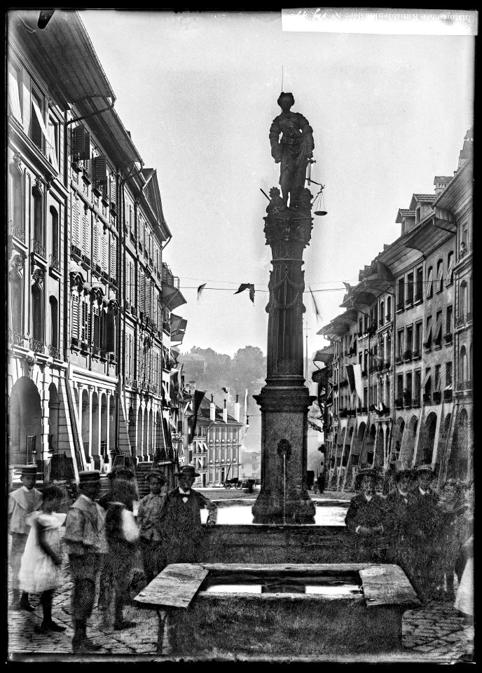 CH-NB - Bern, Gerechtigkeitsbrunnen, vue d'ensemble - Collection Max van Berchem - EAD-6620