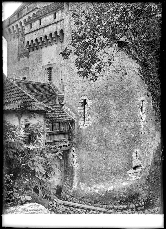 CH-NB - Chillon, Château, Entrée, vue partielle - Collection Max van Berchem - EAD-9378