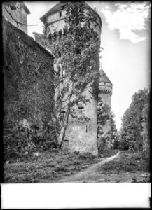 CH-NB - Chillon, Château, Tour, vue partielle - Collection Max van Berchem - EAD-9375