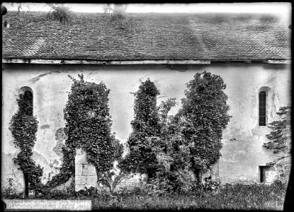 CH-NB - Chéserex, Ancienne Abbaye de Bonmont, Façade, vue partielle - Collection Max van Berchem - EAD-7228
