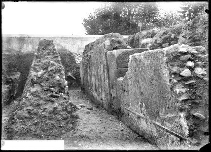 CH-NB - Commugny, Mur romain, vue partielle - Collection Max van Berchem - EAD-9401