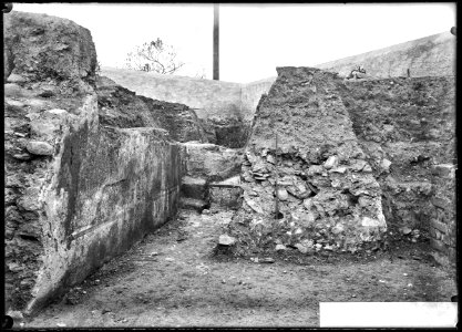 CH-NB - Commugny, Mur romain, vue partielle - Collection Max van Berchem - EAD-9402