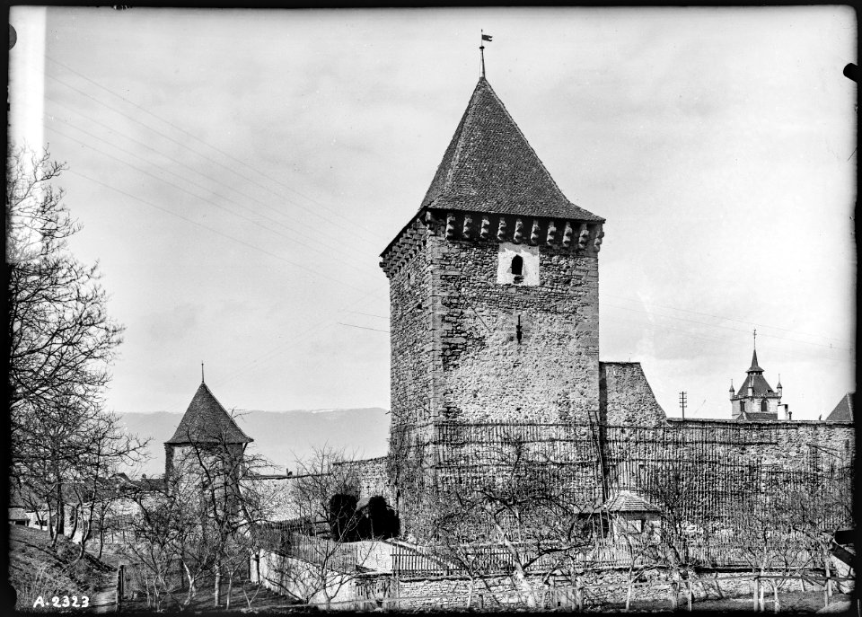 CH-NB - Estavayer-le-Lac, Mur d'enceinte, vue partielle - Collection Max van Berchem - EAD-6886