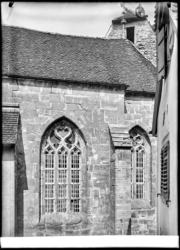 CH-NB - Estavayer-le-Lac, Chapelle de Rivaz, Façade, vue partielle - Collection Max van Berchem - EAD-9424